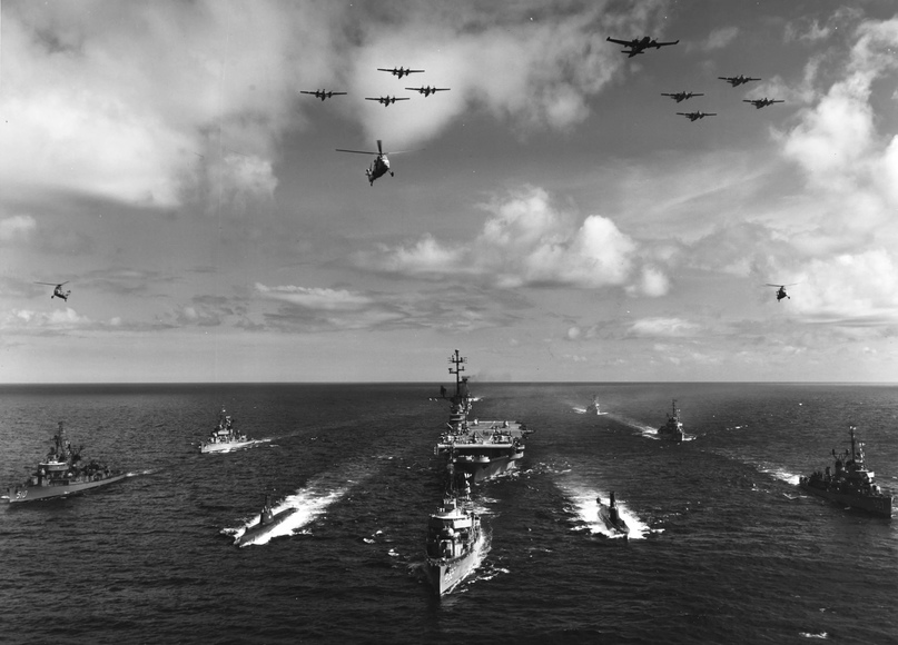 Американские ВМФ и ВВС патрулируют берега Кубы, октябрь 1962 года