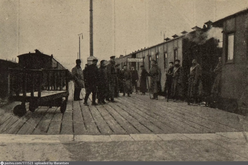 Охрана поезда во время забастовки железнодорожников. Фотография октября 1905 года