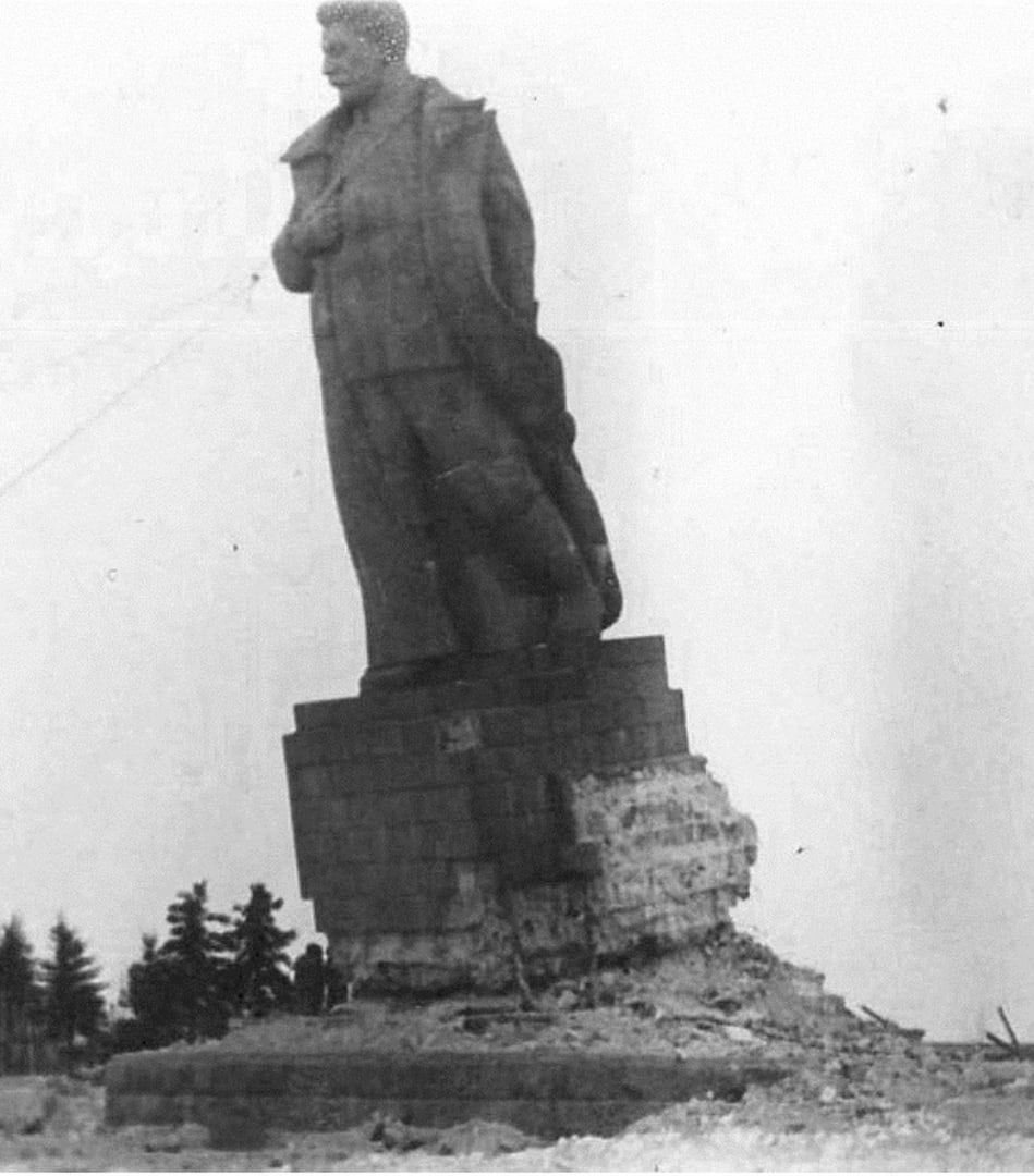 Памятник Сталину В Волгограде Фото