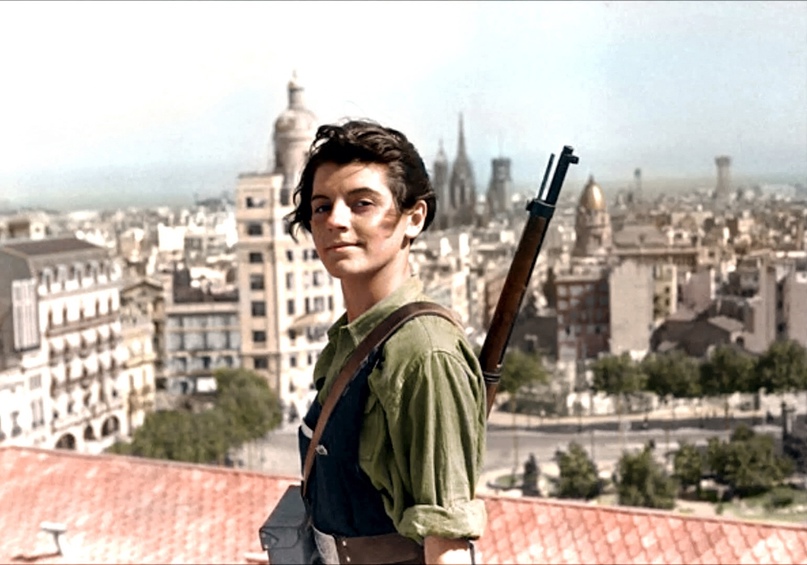 Колоризированная фотография Марии Хинесты, Барселона, 1936 год. На тот момент девушке 17 лет